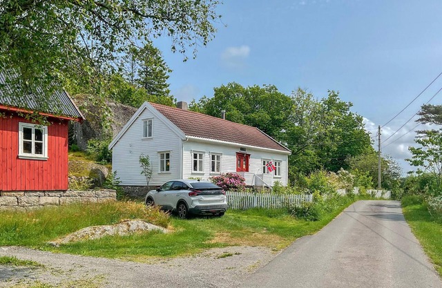4 bedroom pet friendly home in Farsund