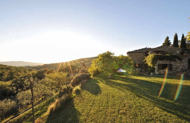 4-bedroom stonehouse with stunning pool in the Chianti countryside with WiFi, AC