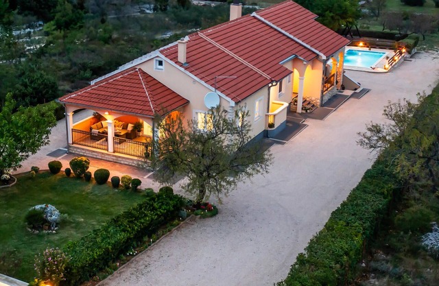 4 bedroom stunning home in Stankovci