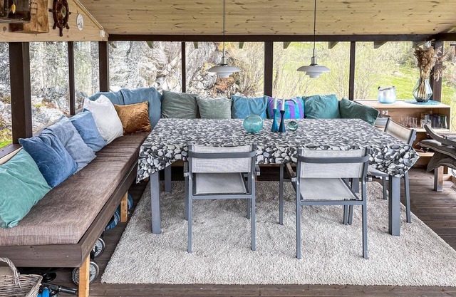 4 bedroom stunning home in Melandsjø