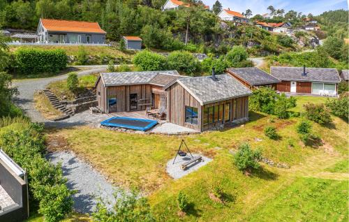 4 Bedroom Stunning Home In Hjelmeland