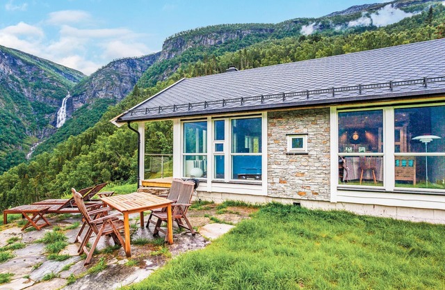 4 bedroom stunning home in Skjolden