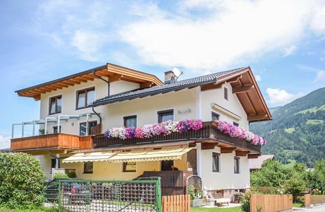 4 bedroom stunning home in Uderns