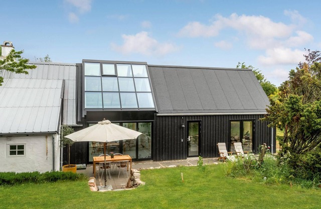 4 bedroom stunning home in Knebel