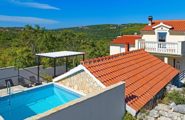 4 bedroom stunning home in Skradin