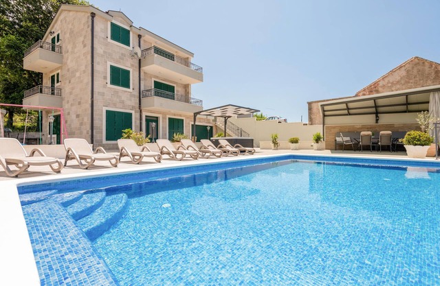 4 bedroom stunning home in Tucepi