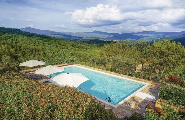 4 bedroom stunning home in Poppi