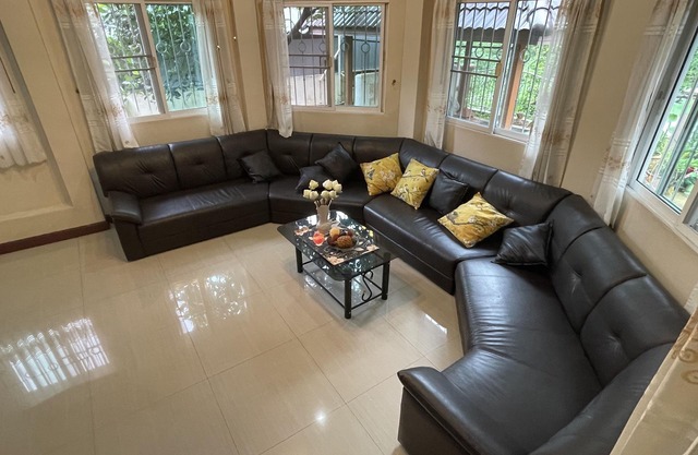 4-Bedroom House in Lovely Chiang Mai with AC and WiFi