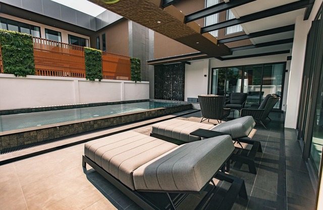 4 bedroom ultra luxury pool villa with lake view and daily cleaning