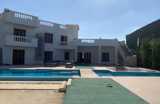 4-bedroom villa in 6th October with big garden & pool suitable for occassions