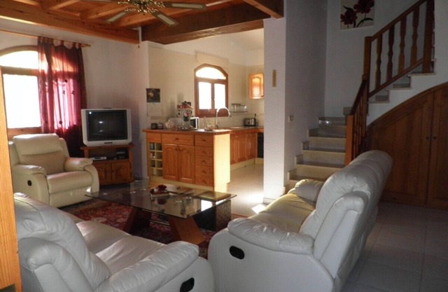 4 bedroom villa with pool in L'ampolla 2 km from the beach