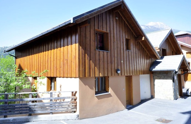 4 bedroomed modern chalet in southern Alps in France's highest town.