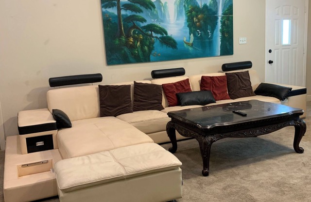 4 bedrooms 2 bathroom with 10 guests city center double kitchen