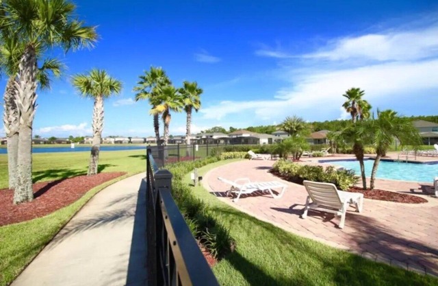 4 Bedrooms /3 Bathrooms /Crystal Cove (4712 BD)