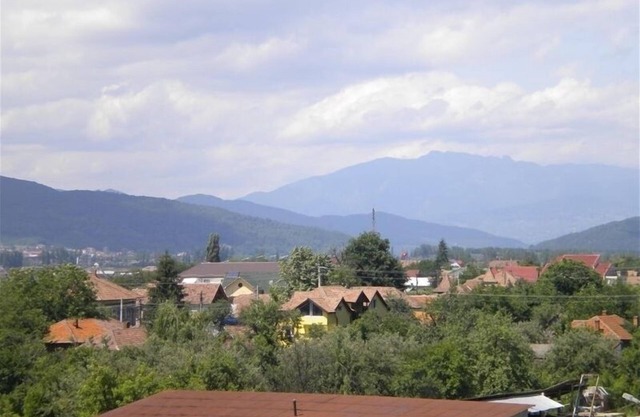4 BR Apartment with Panoramic Views of Olt & Ramnicu Valcea
