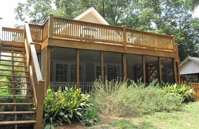4 BR House on Lake with Private Dock, Behind Gum Branch Mega Ramp.