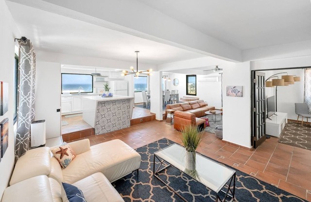 4 BR Kikita Beach Villa Oceanfront w Pool