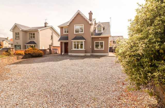 4 KILLIMER ROAD, family friendly in Kilrush, County Clare