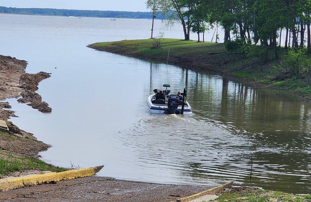 #4-Lake Front Fishing Shack