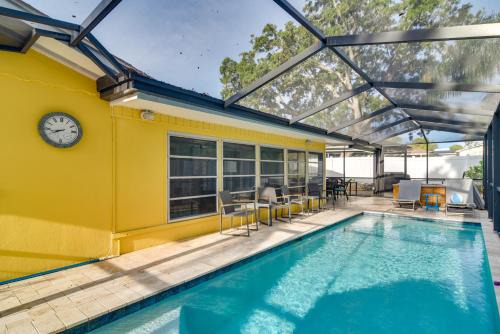 4 Mi to Dog Beach Largo Home with Pool and Hot Tub!