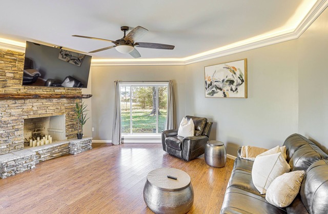 4 Mi to Dtwn Tuscaloosa: Home w/Cozy Den!