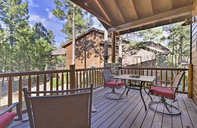 4 Mi to Fool Hollow Lake: Cabin w/Tranquil Deck