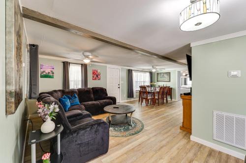 4 Mi to Savannah River Access Home with Fire Pit