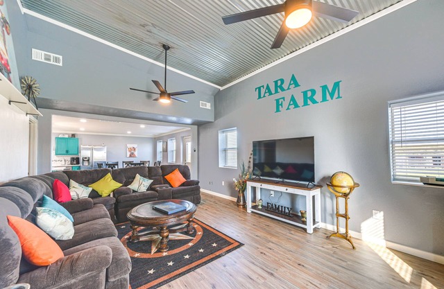 4 Mi to Whitney Lake: Home on 30 Acres!