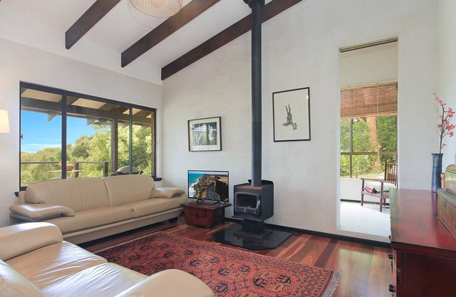 4 Minutes From Beach! Spacious 3 BD Home W/WI-FI