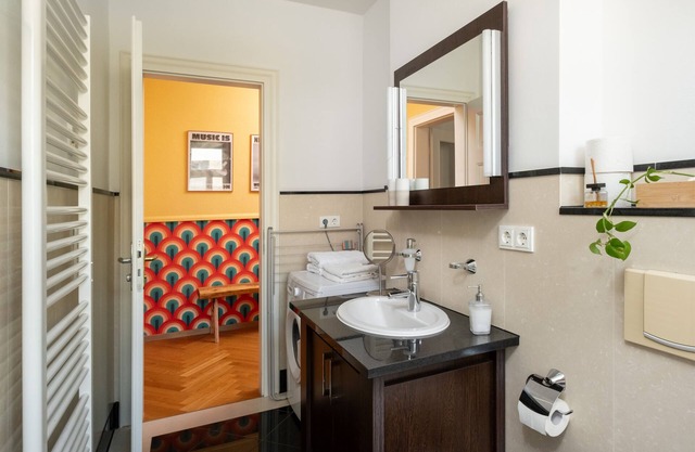 4 People - Designer Apartment
