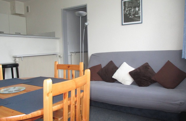 4-person apartment near center and slopes, shuttle, parking, dishwasher
