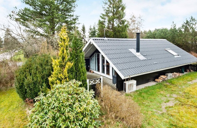 4 person holiday home in Fårvang-By Traum
