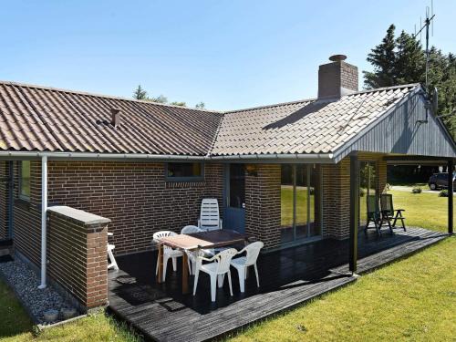 4 person holiday home in Henne-By Traum