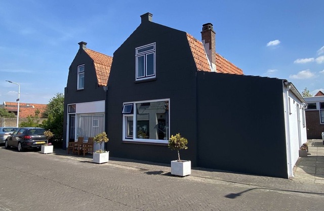 4-person holiday home in the center of Brouwershaven