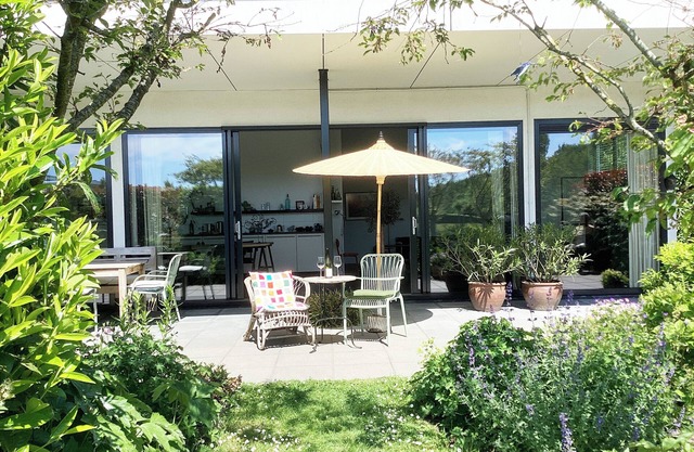 4-person villa with green garden, private jetty, 2 bathrooms, hammock, canoe and sunny terrace. Located at Villa Resort Harderwold between forest and water!