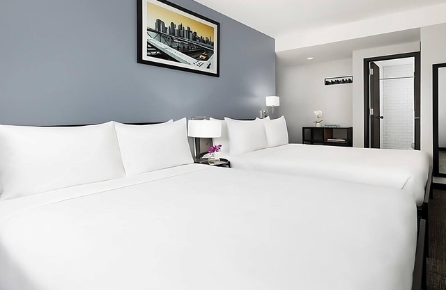 4 Pet-friendly Accommodations, Close to Rockefeller Center!