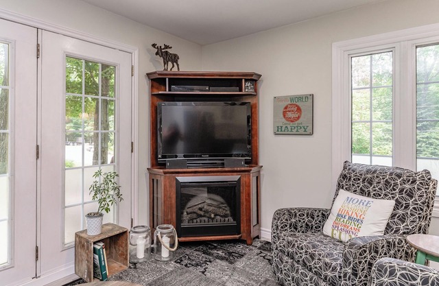 4 Season Cottage at Lake Vernon - Perfect for families!