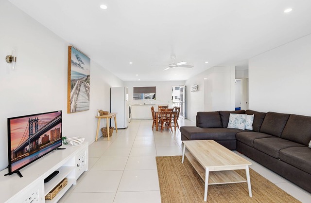 4 Seasounds - Directly opposite Maroochydore Beach