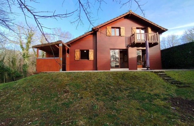 4-star Auzacoise, golf and forest