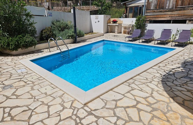 4 star Luxury Apartment With Private Swimming Pool and countryside and sea views