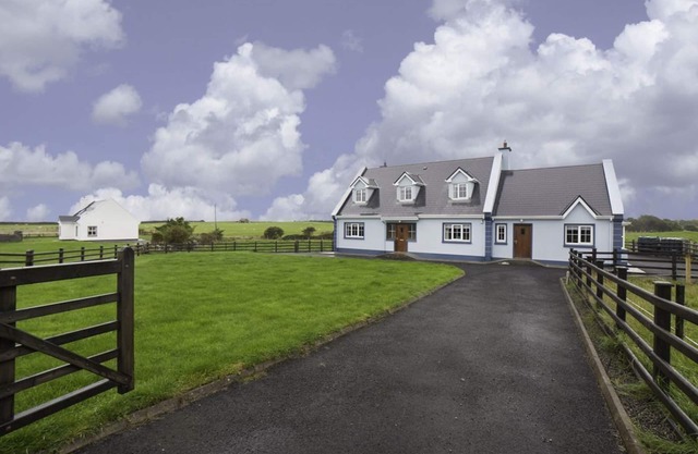 4 Star Pet Friendly House in Fab location on the Wild Atlantic Way