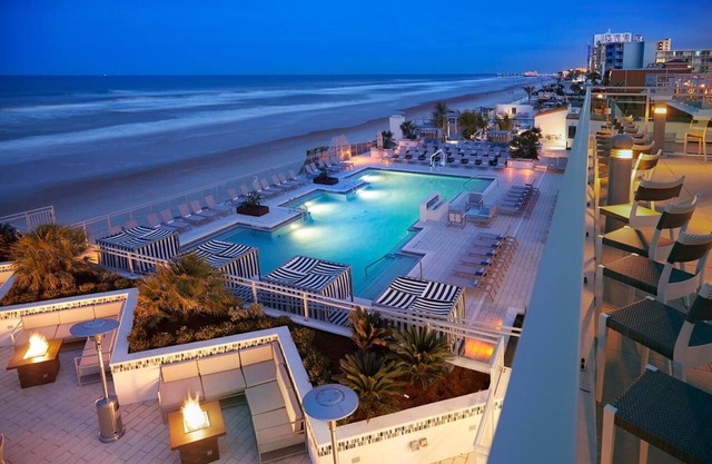 4 Units w/Stunning Ocean Views, Outdoor Pool, Pets Allowed, Beachfront