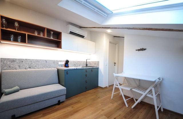 4 Winds Apartments - Tiny Studio with Kitchenette in Izola