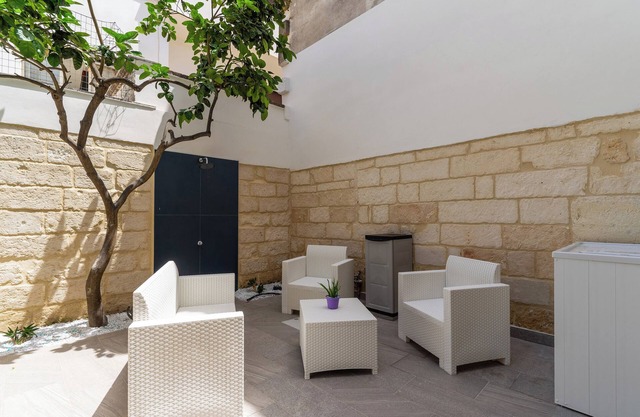 4000 Casa Chiaraluna by BarbarHouse