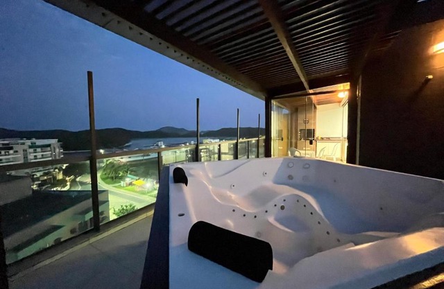 401 Cobertura c JACUZZI priv AC BEIRA MAR
