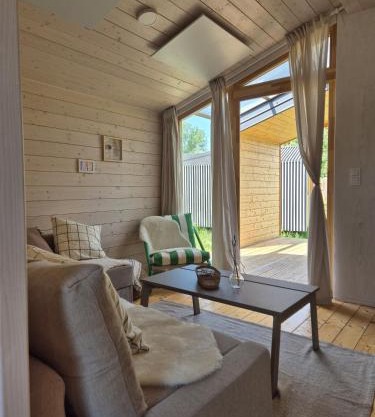 402 - Tiny House Spree
