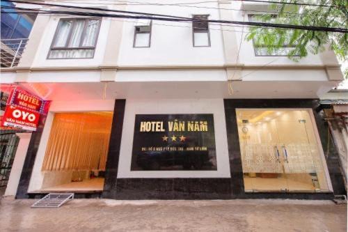411 Van Nam Hotel