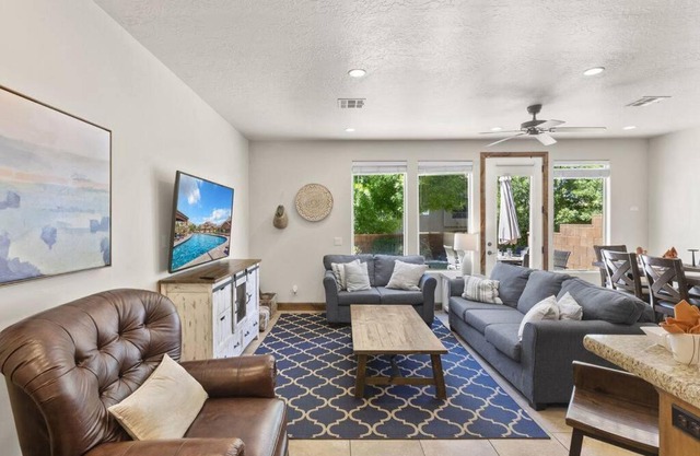 4178Escape to Coral Ridge2 PS4-pros, Lazy Boys, Games, and More!