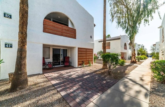 41A Modern Large Studio Condo w heated pool