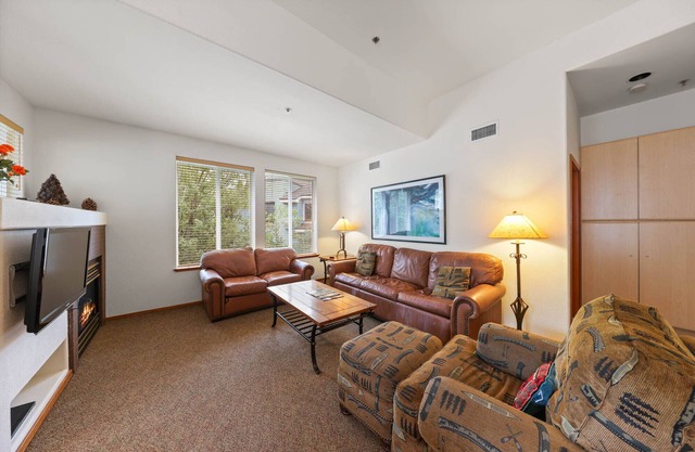 422 | Griller’s Retreat - 2BD King + Bunks. Pool!